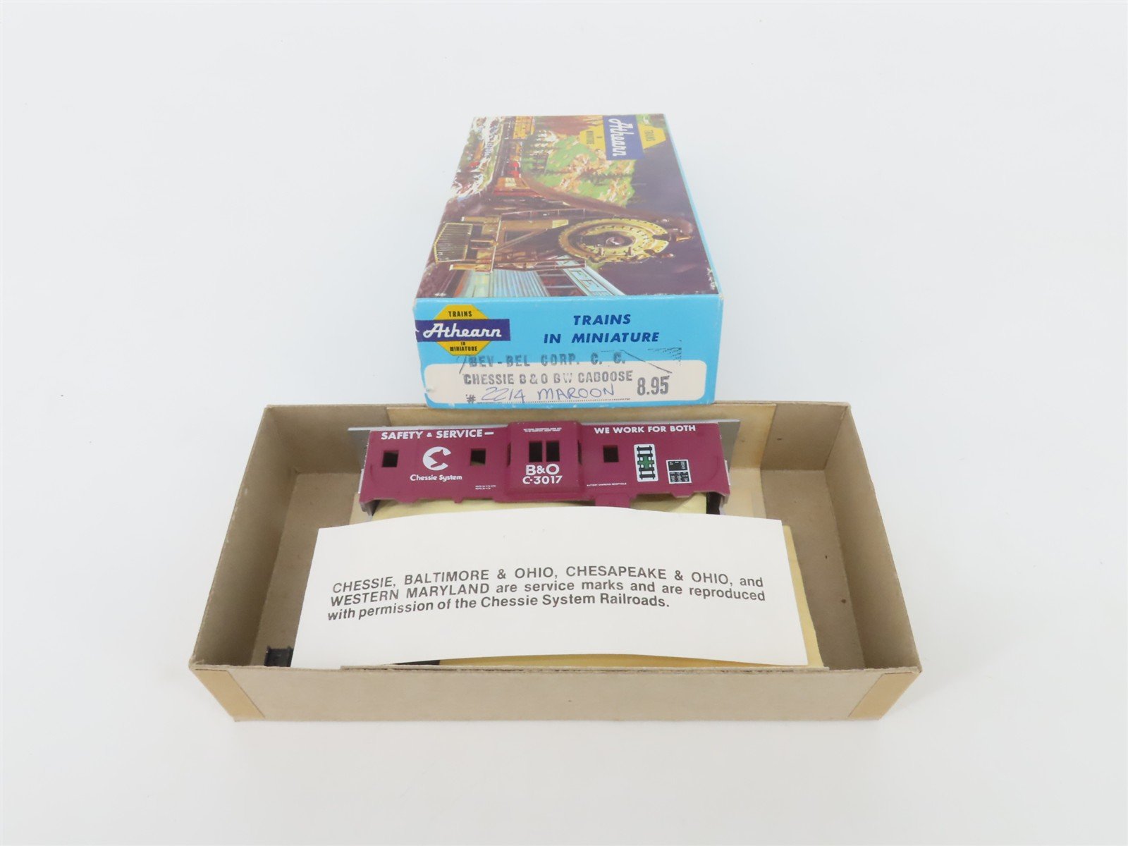 HO Scale Athearn Bev-Bel Kit 2214 B&O Chessie System Bay Window Caboose #C-3017