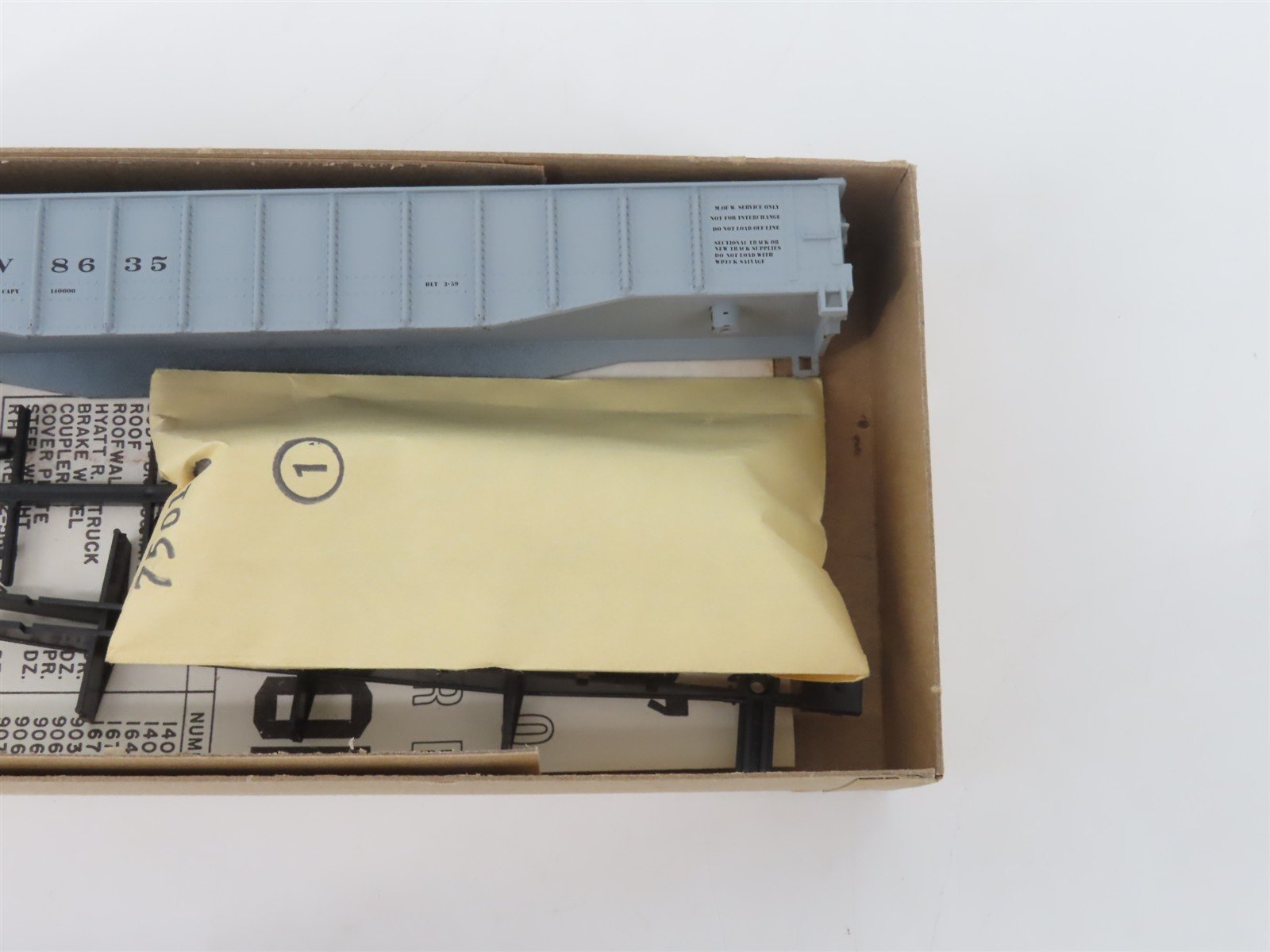 HO Scale Athearn Bev-Bel Kit 449 MW Maintenance of Way Gray 50' Gondola #8635