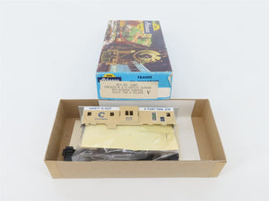 HO Athearn Bev-Bel Kit 2221 B&O Chessie System Safety Bay Window Caboose #C-3771