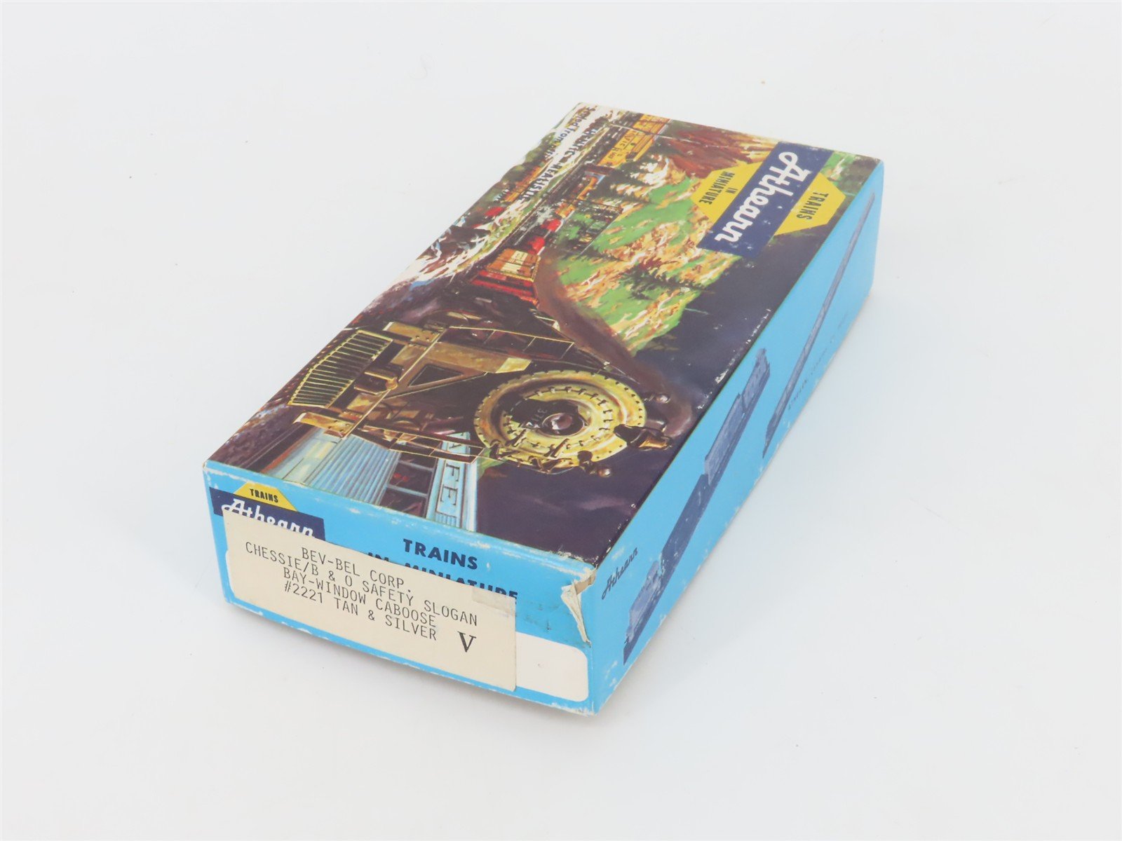 HO Athearn Bev-Bel Kit 2221 B&O Chessie System Safety Bay Window Caboose #C-3771