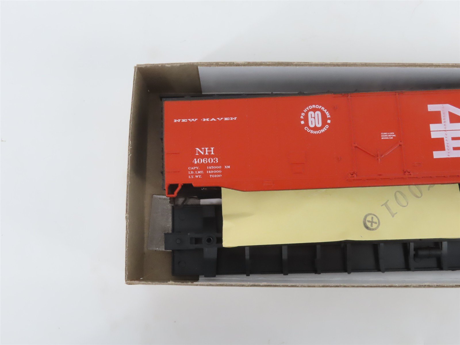 HO Scale Athearn Kit 05268 NH New Haven 50' Plug Door Box Car #40603