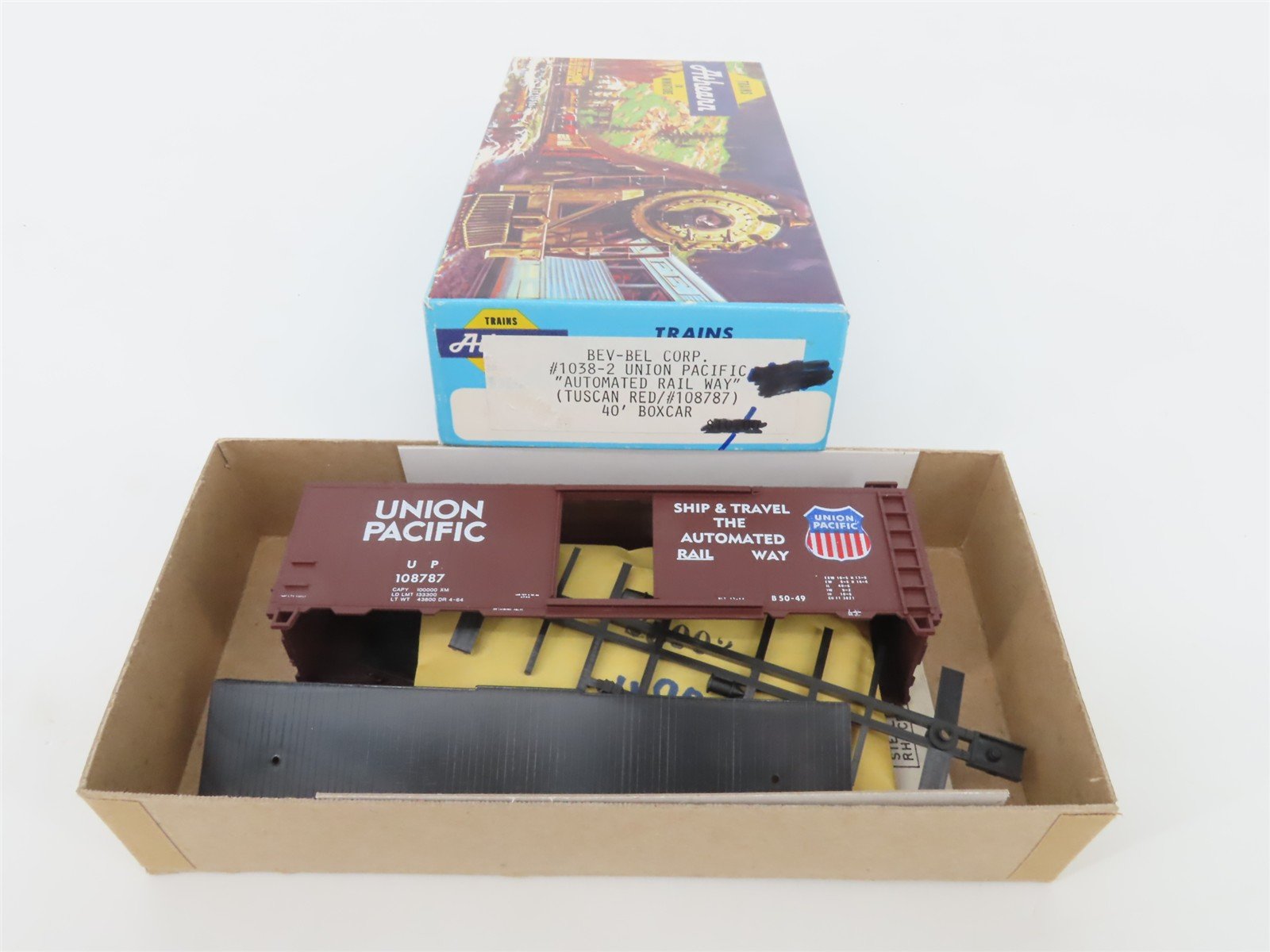 HO Scale Athearn Bev-Bel Kit 1038-2 UP "Automated Rail Way" 40' Box Car #108787