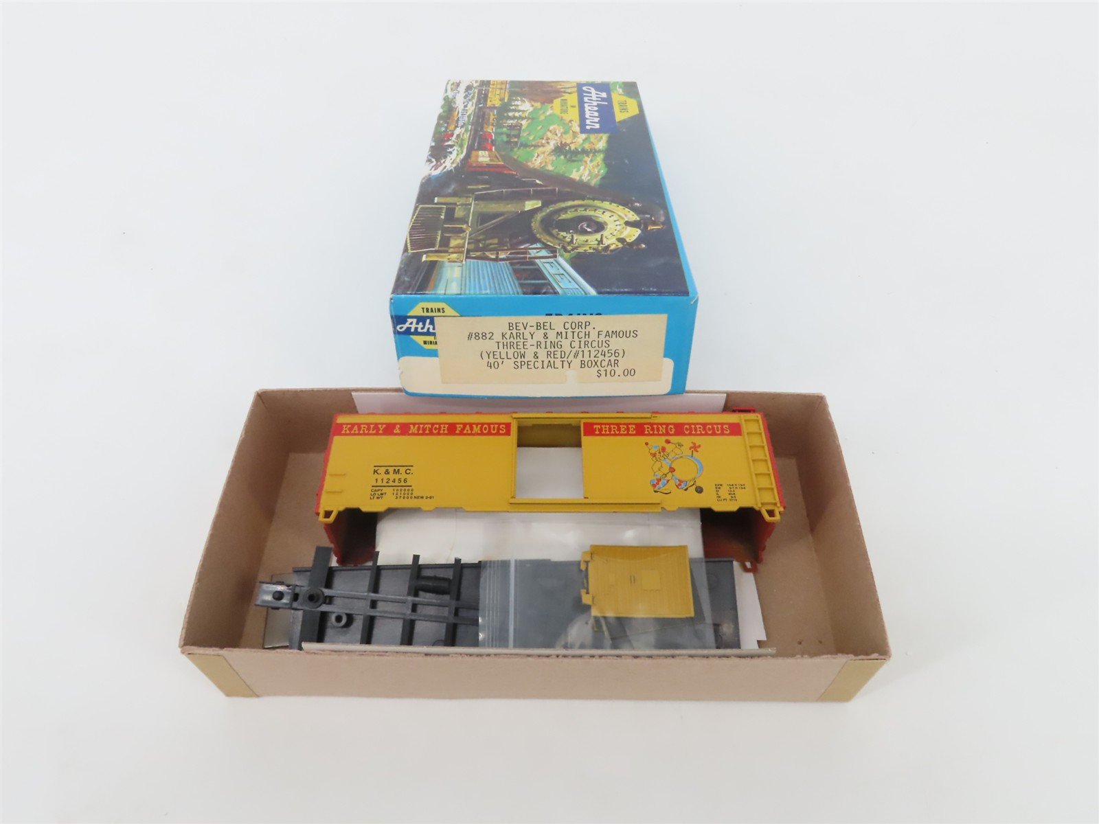 HO Scale Athearn Bev-Bel Kit #882 K&MC Karly & Mitch Circus 40' Box Car #112456