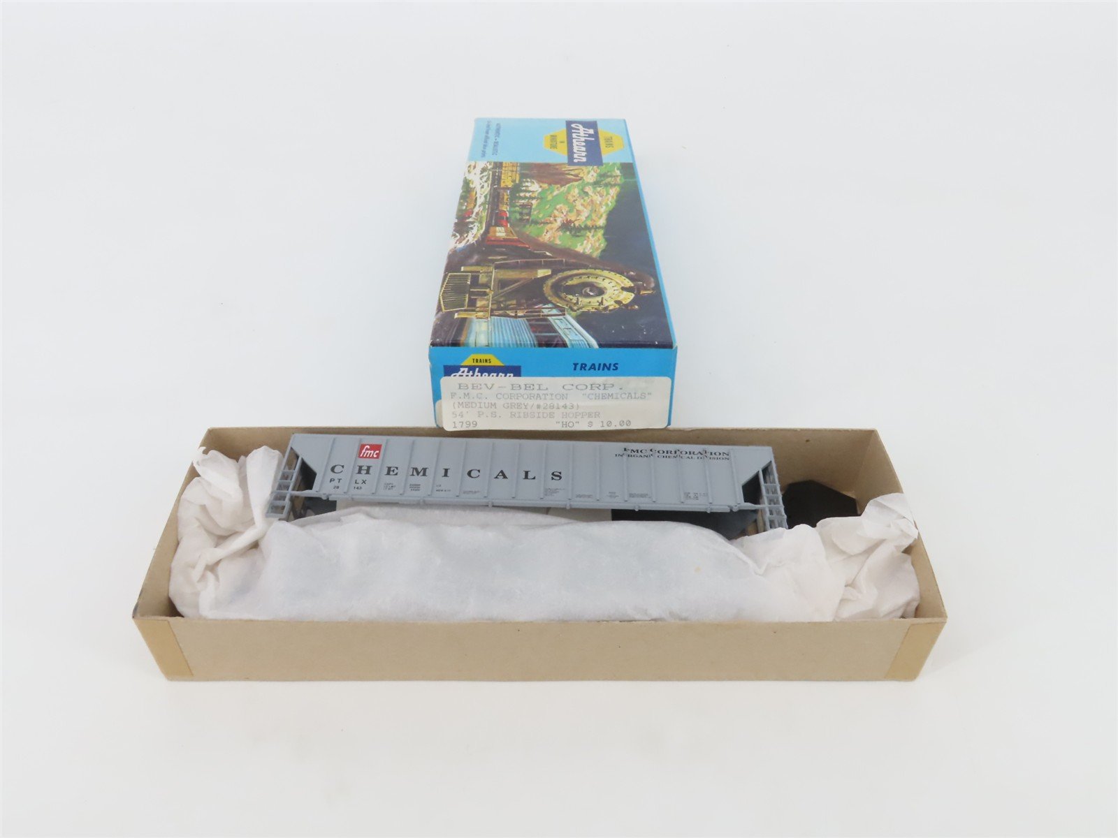 HO Scale Athearn Bev-Bel Kit 1799 PTLX FMC Chemicals 3-Bay Covered Hopper #28143