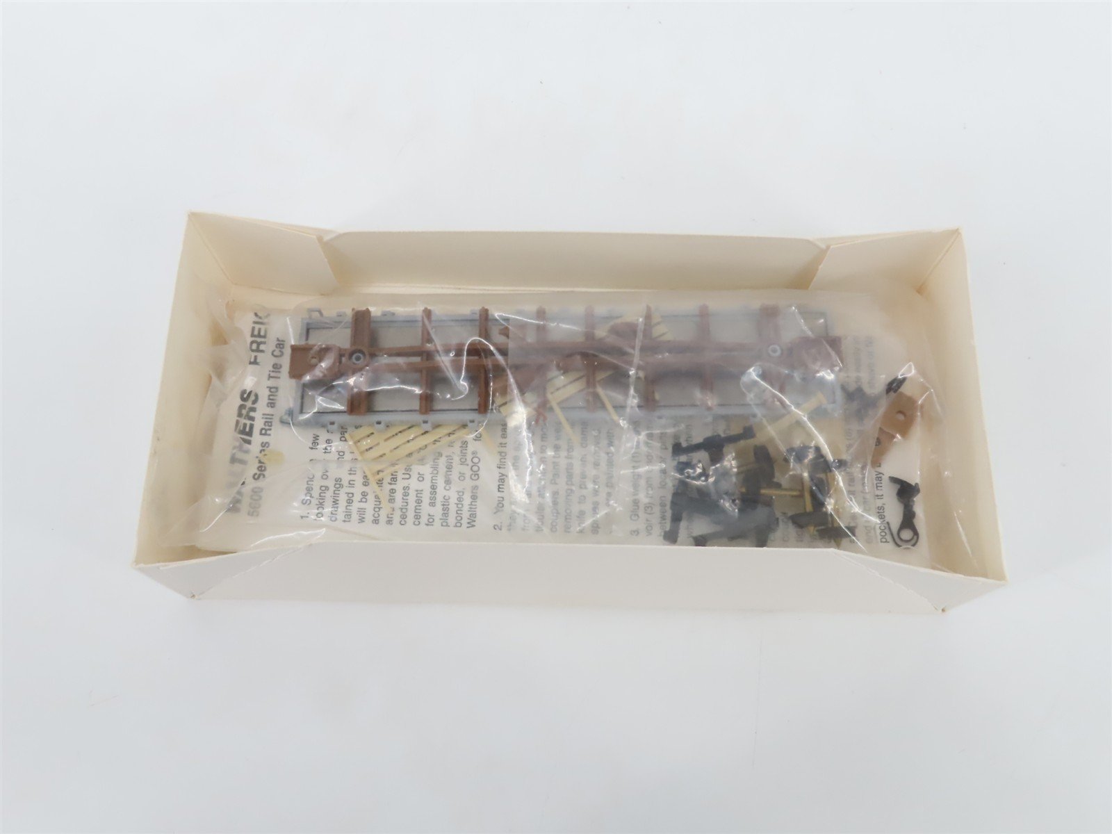 HO Walthers Kit 932-5601 MW Maintenance of Way Rail & Tie 42' Flat Car #286