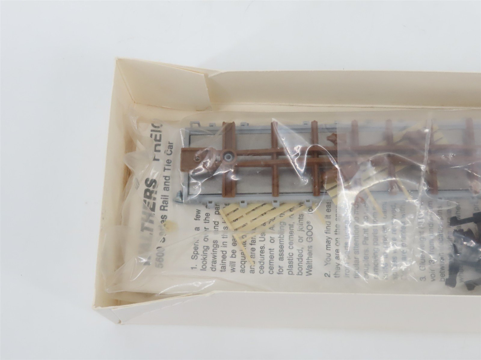 HO Walthers Kit 932-5601 MW Maintenance of Way Rail & Tie 42' Flat Car #286