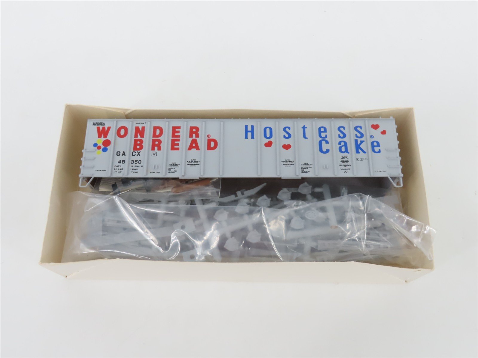 HO Walthers Kit 932-3667 GACX Wonder Bread / Hostess Airslide Hopper #48350