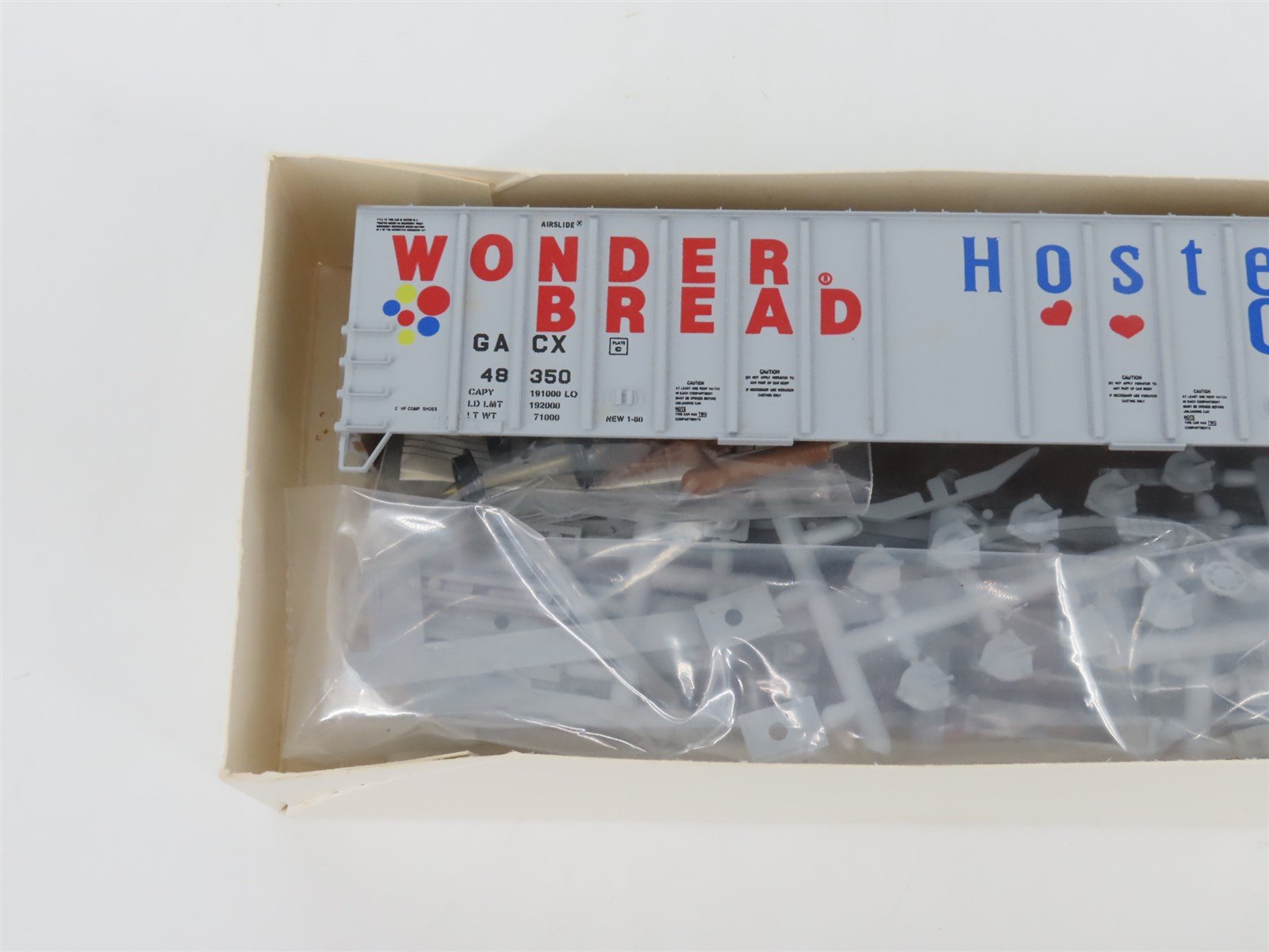 HO Walthers Kit 932-3667 GACX Wonder Bread / Hostess Airslide Hopper #48350