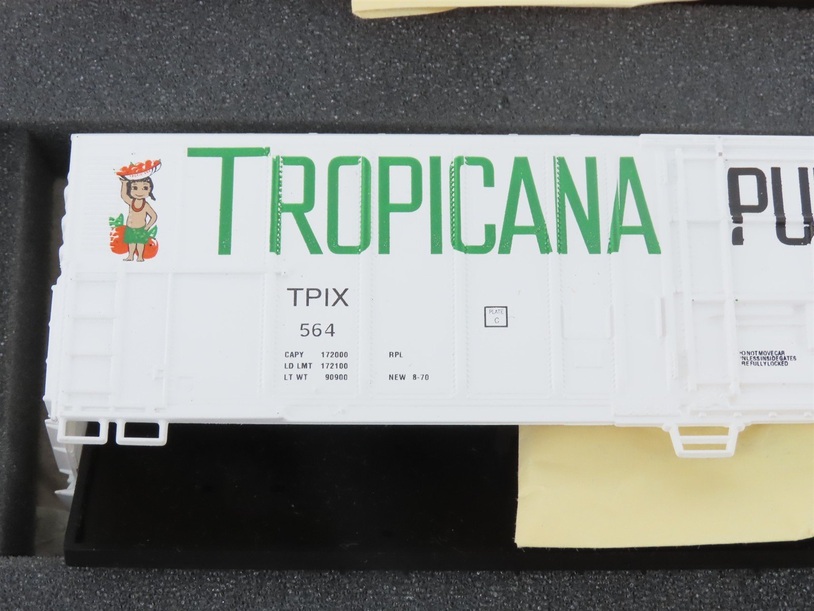 HO Scale Athearn SE Kit 2302 TPIX Tropicana 57' Mech Reefers 2-Pack