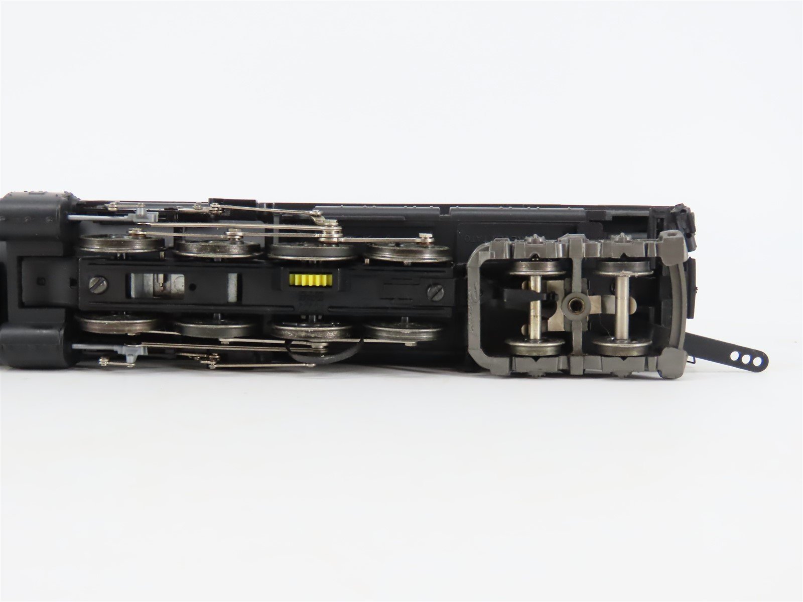 HO Scale Rivarossi 1586 UP Union Pacific 4-8-8-4 Steam Locomotive #4006