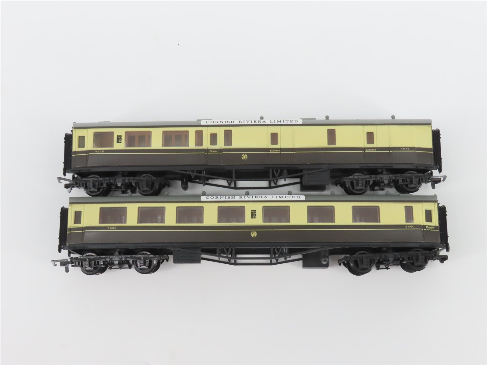 HO Scale Life-Like Royal Castle British Railways Steam Set w/ Passenger Cars