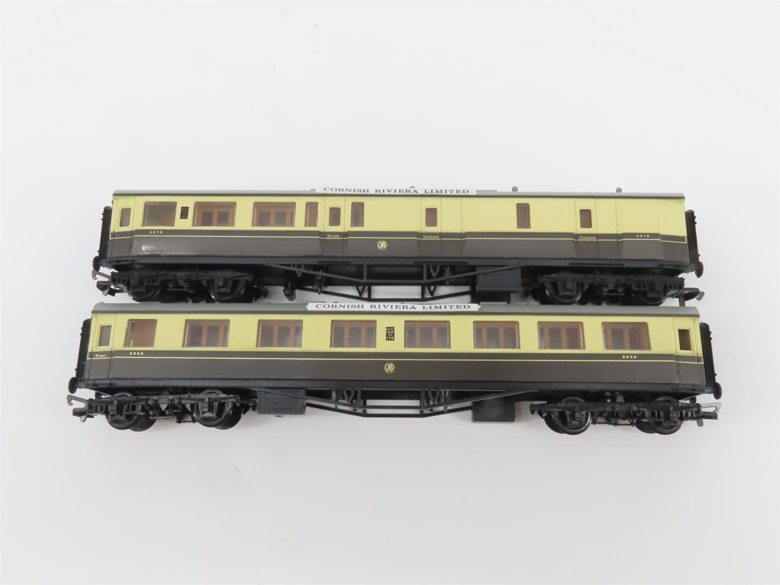 HO Scale Life-Like Royal Castle British Railways Steam Set w/ Passenger Cars