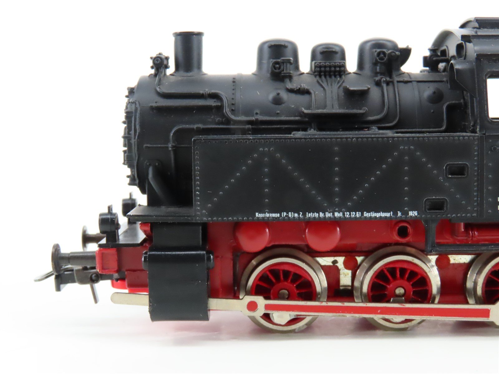 HO Scale Roco 41044 DB Deutsche Bundesbahn 0-6-0T BR80 Steam Passenger Train Set
