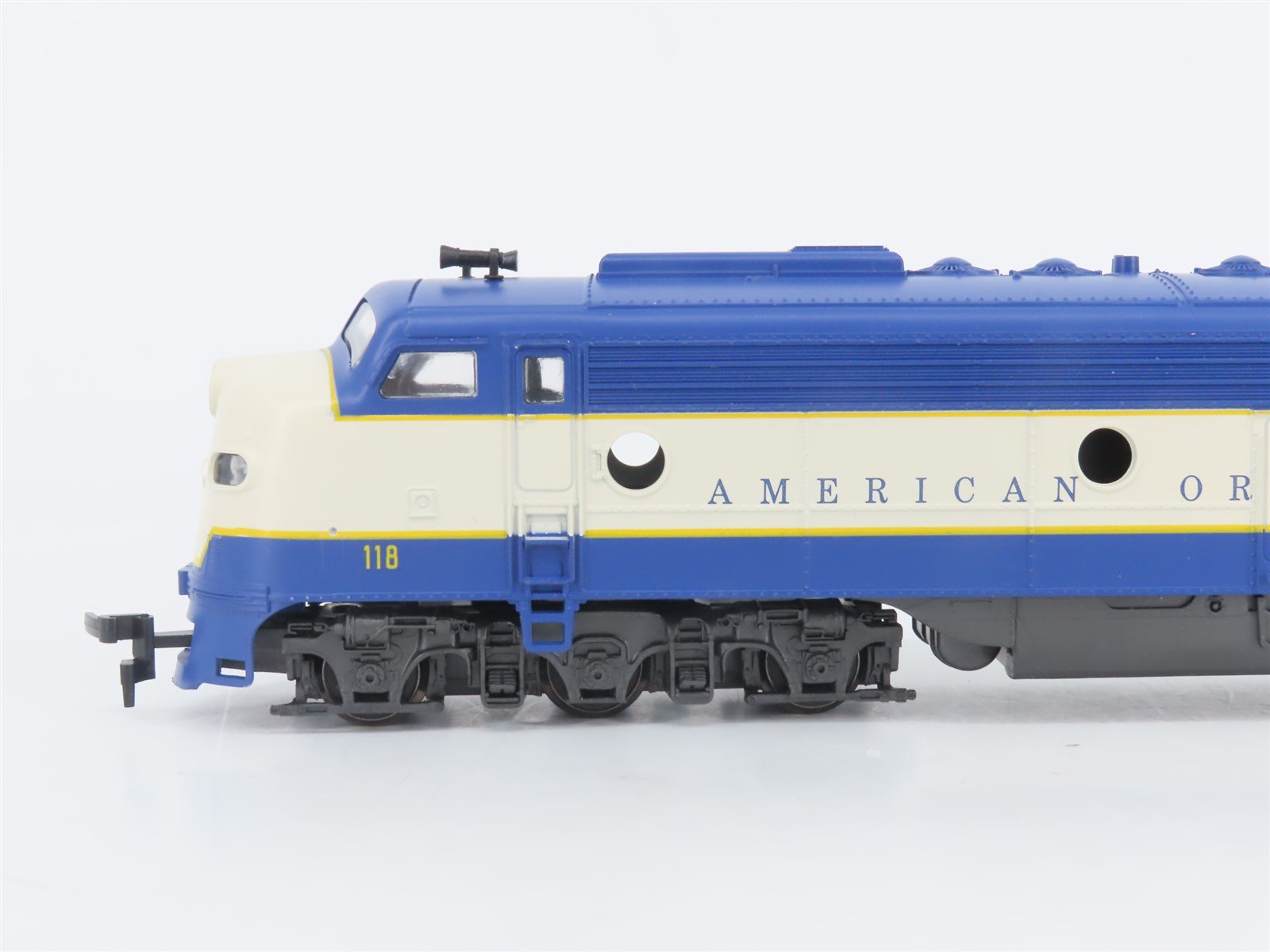 HO Rivarossi 0824 American Orient Express EMD E8A/A Diesel Passenger Train Set