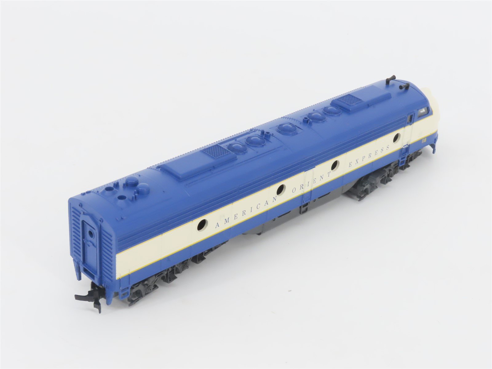 HO Rivarossi 0824 American Orient Express EMD E8A/A Diesel Passenger Train Set