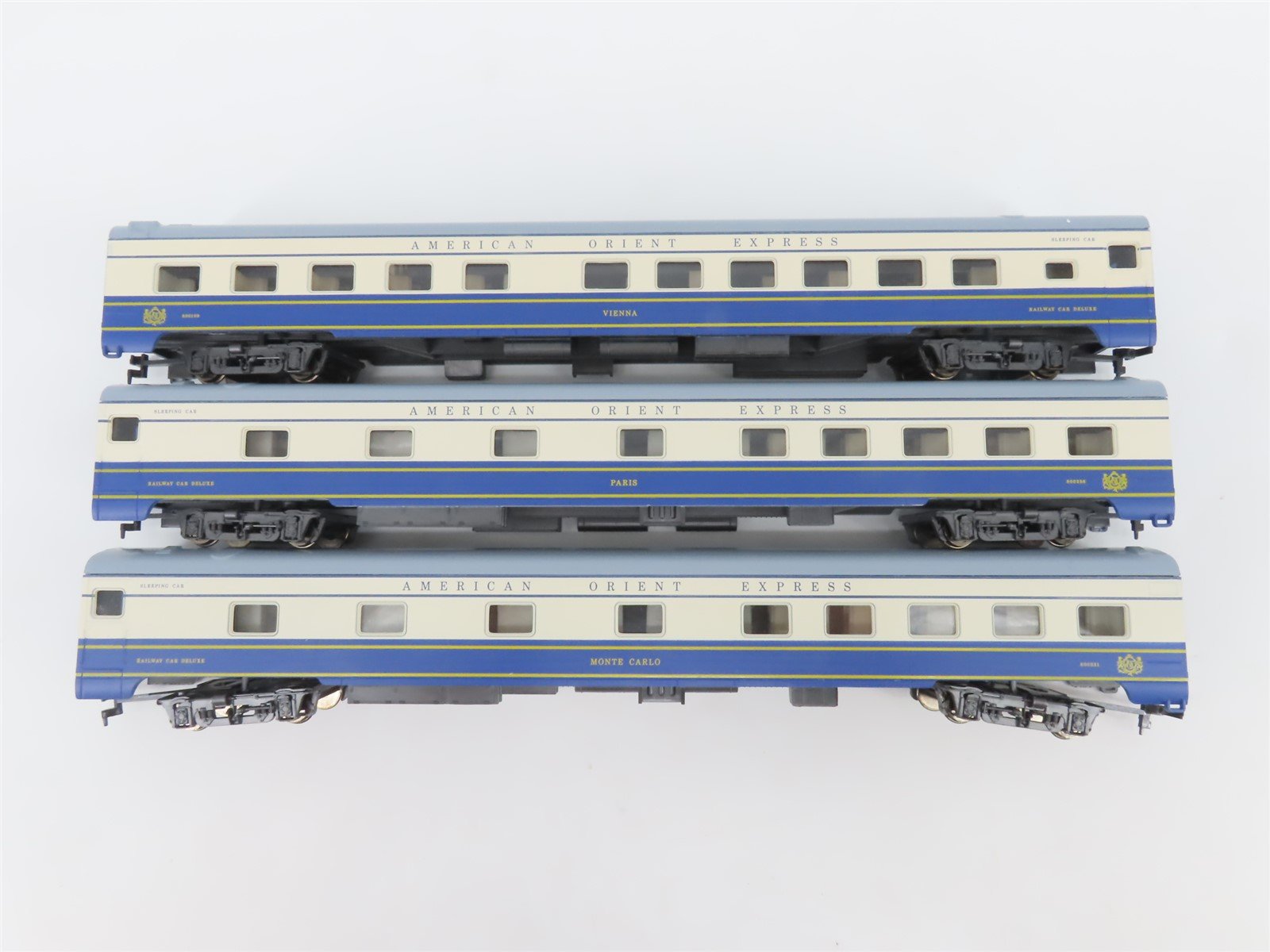 HO Rivarossi 0824 American Orient Express EMD E8A/A Diesel Passenger Train Set