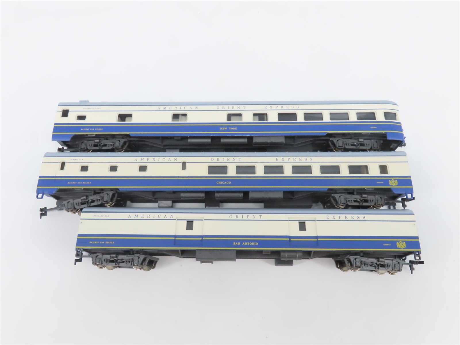 HO Rivarossi 0824 American Orient Express EMD E8A/A Diesel Passenger Train Set