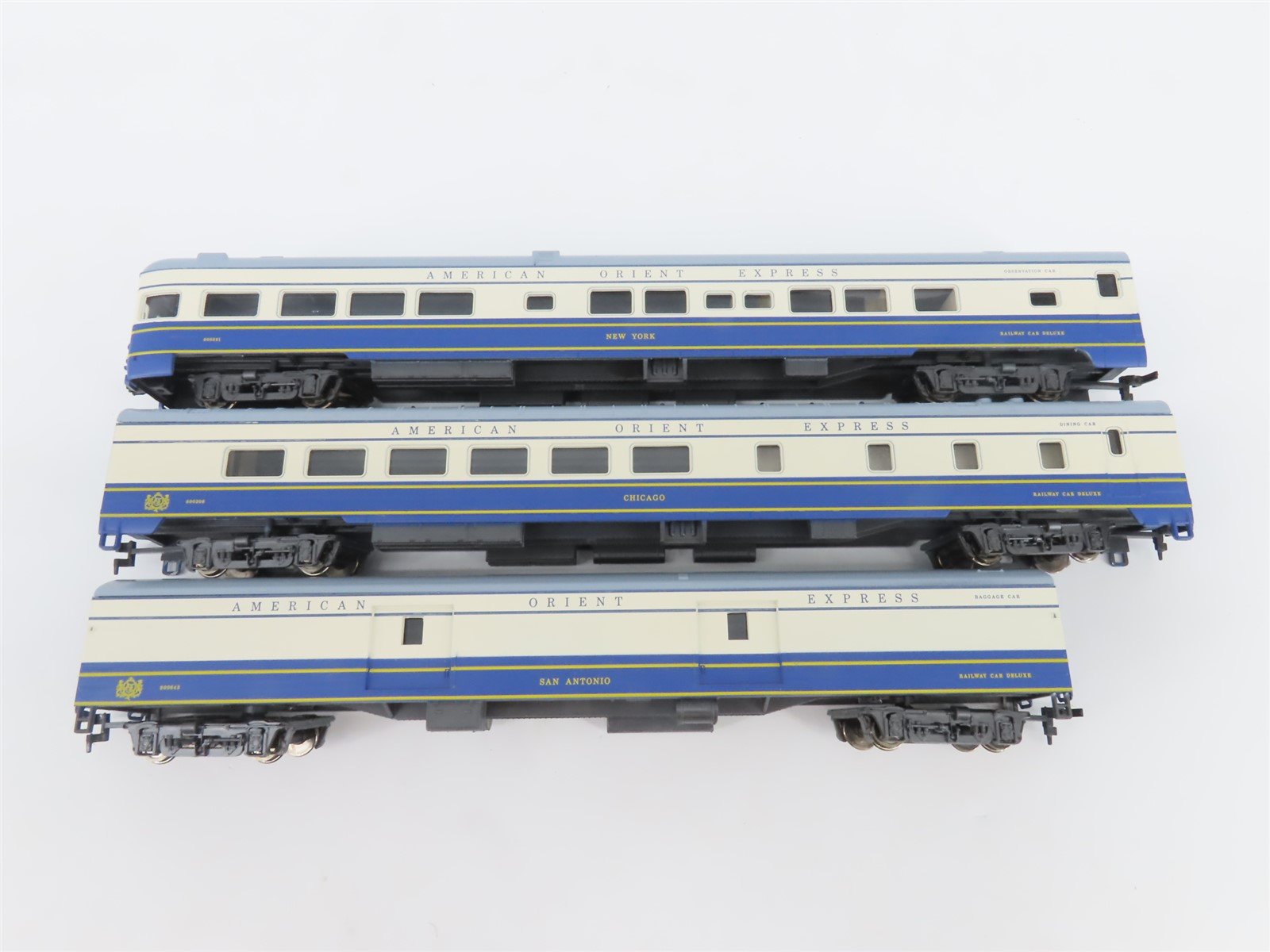HO Rivarossi 0824 American Orient Express EMD E8A/A Diesel Passenger Train Set