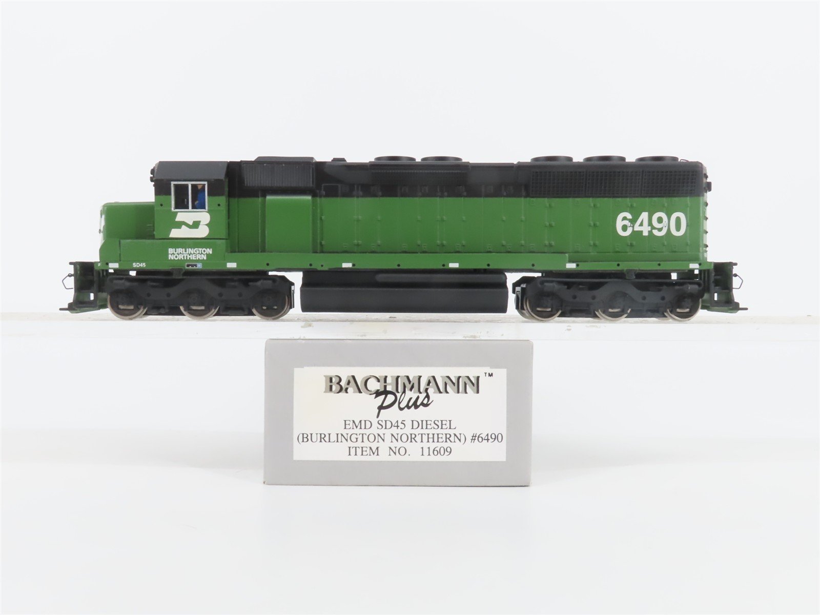 HO Scale Bachmann Plus 11609 BN Burlington Northern EMD SD45 Diesel #6490