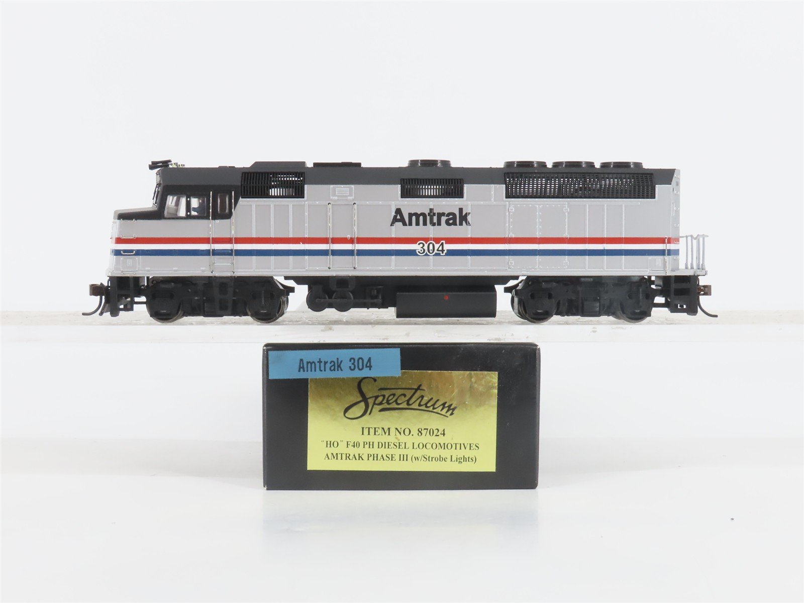 HO Scale Bachmann Spectrum 87024 AMTK Amtrak Phase III F40PH Diesel #304