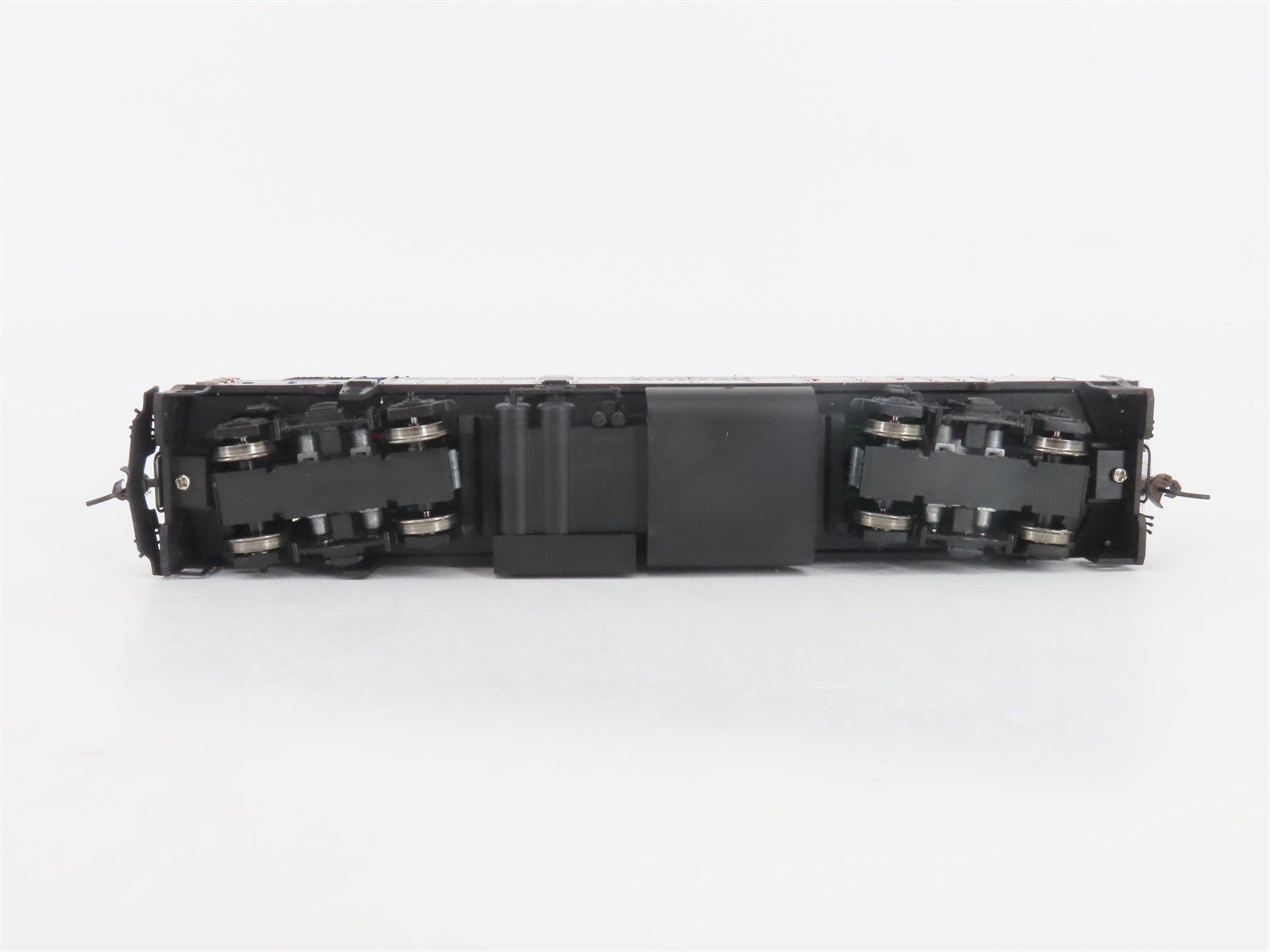 HO Scale Bachmann Spectrum 87024 AMTK Amtrak Phase III F40PH Diesel #304