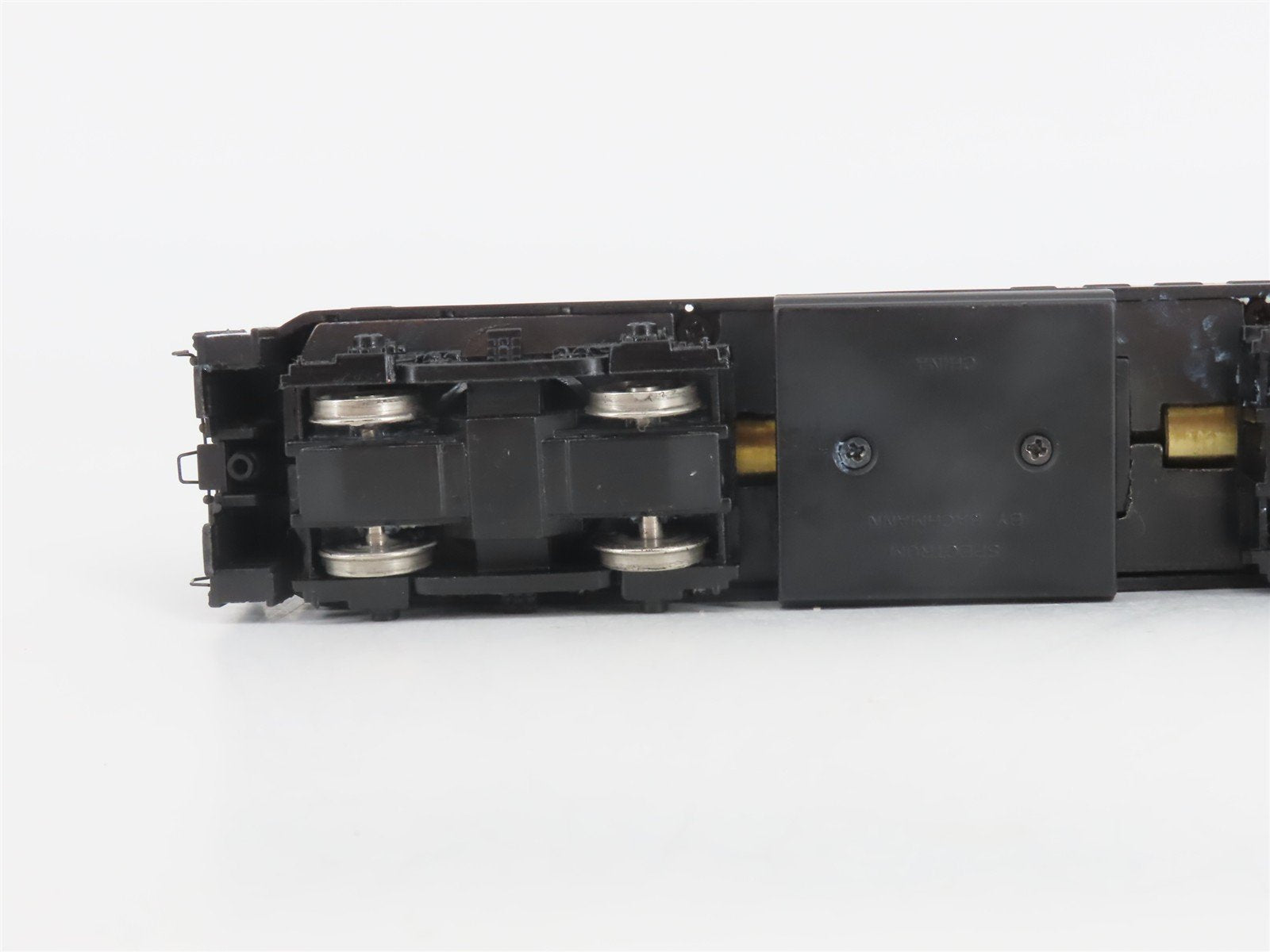 HO Scale Bachmann Spectrum 81215 NH New Haven FM H16-44 Diesel #1611