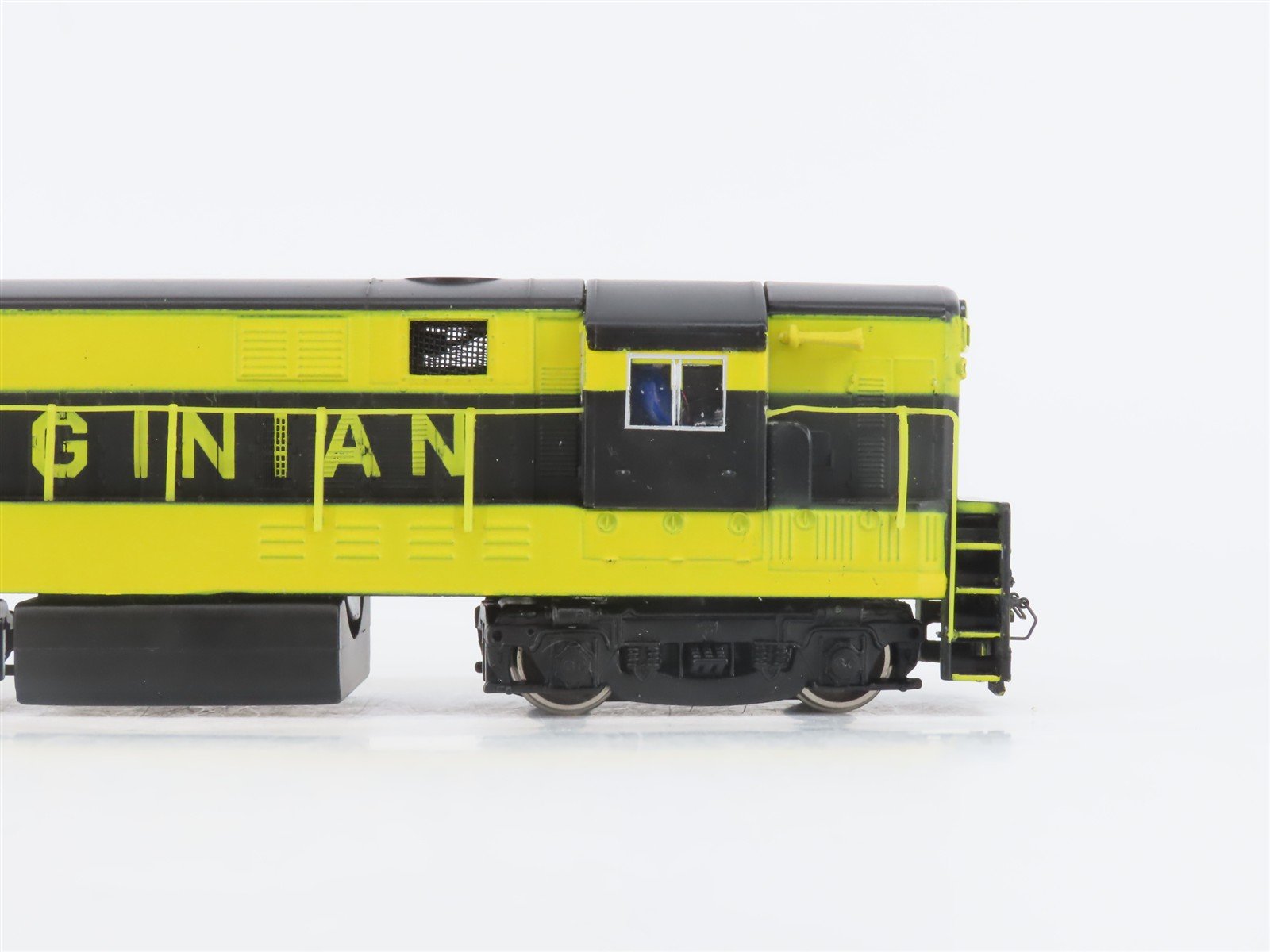 HO Scale Bachmann Spectrum 81211 VGN Virginian FM H16-44 Diesel #38