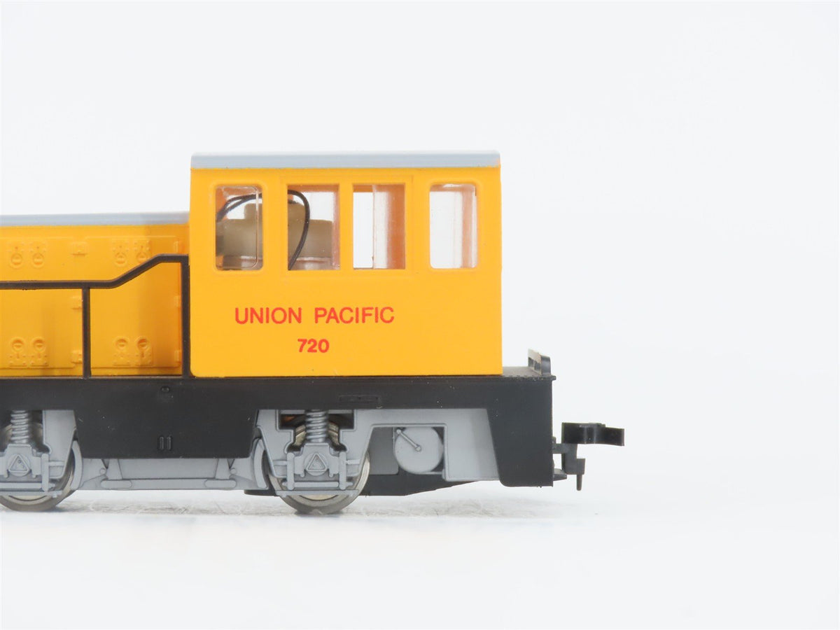 HO Bachmann AA41068001 UP Union Pacific 35-Ton Industrial Diesel Switcher #720
