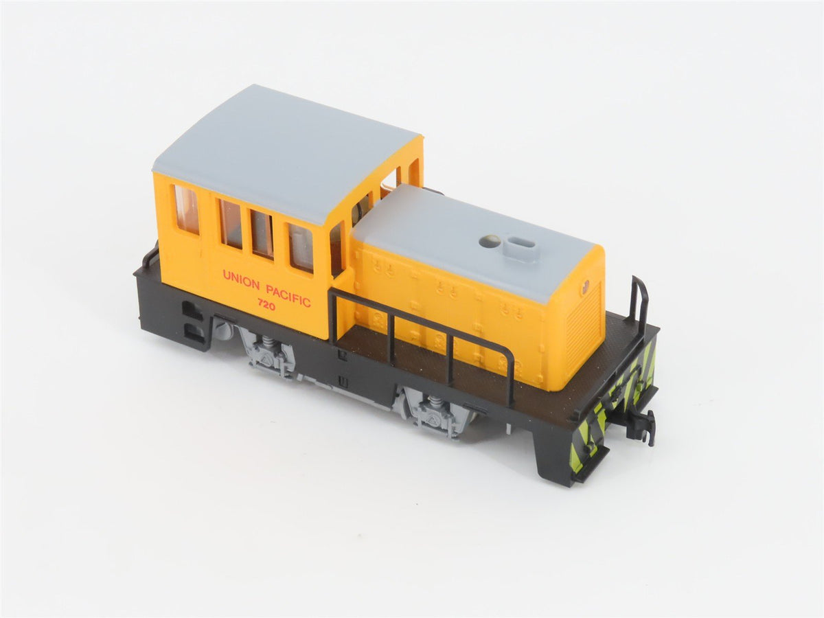 HO Bachmann AA41068001 UP Union Pacific 35-Ton Industrial Diesel Switcher #720