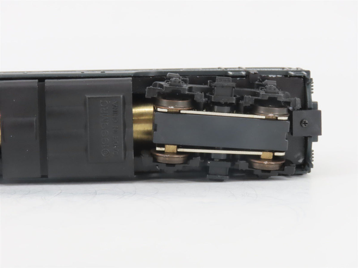 HO Scale MRC Platinum CB145 PC Penn Central EMD F7A Diesel Locomotive #1672