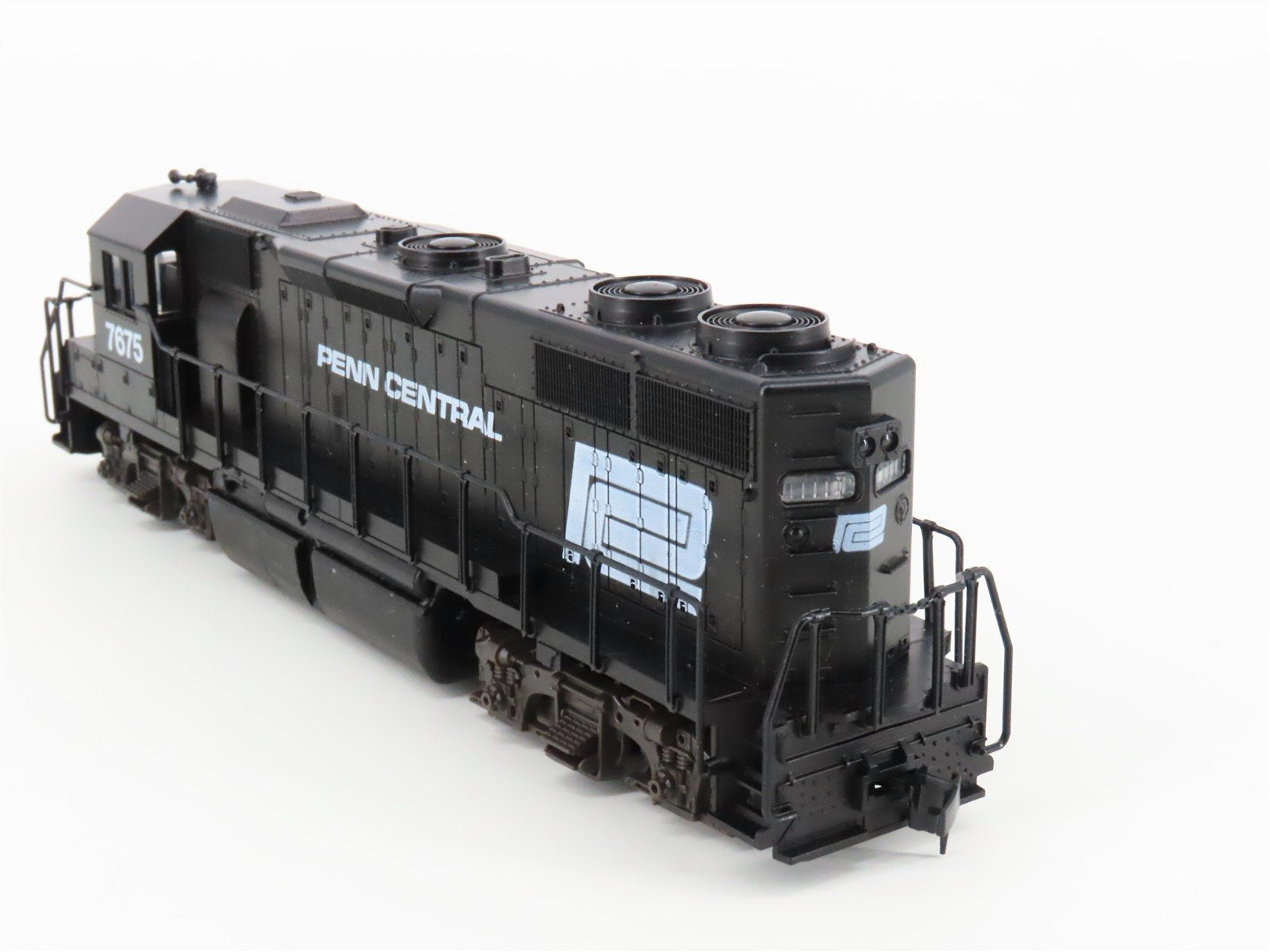 HO Scale Atlas 7066 PC Penn Central GP38 Diesel Locomotive #7675