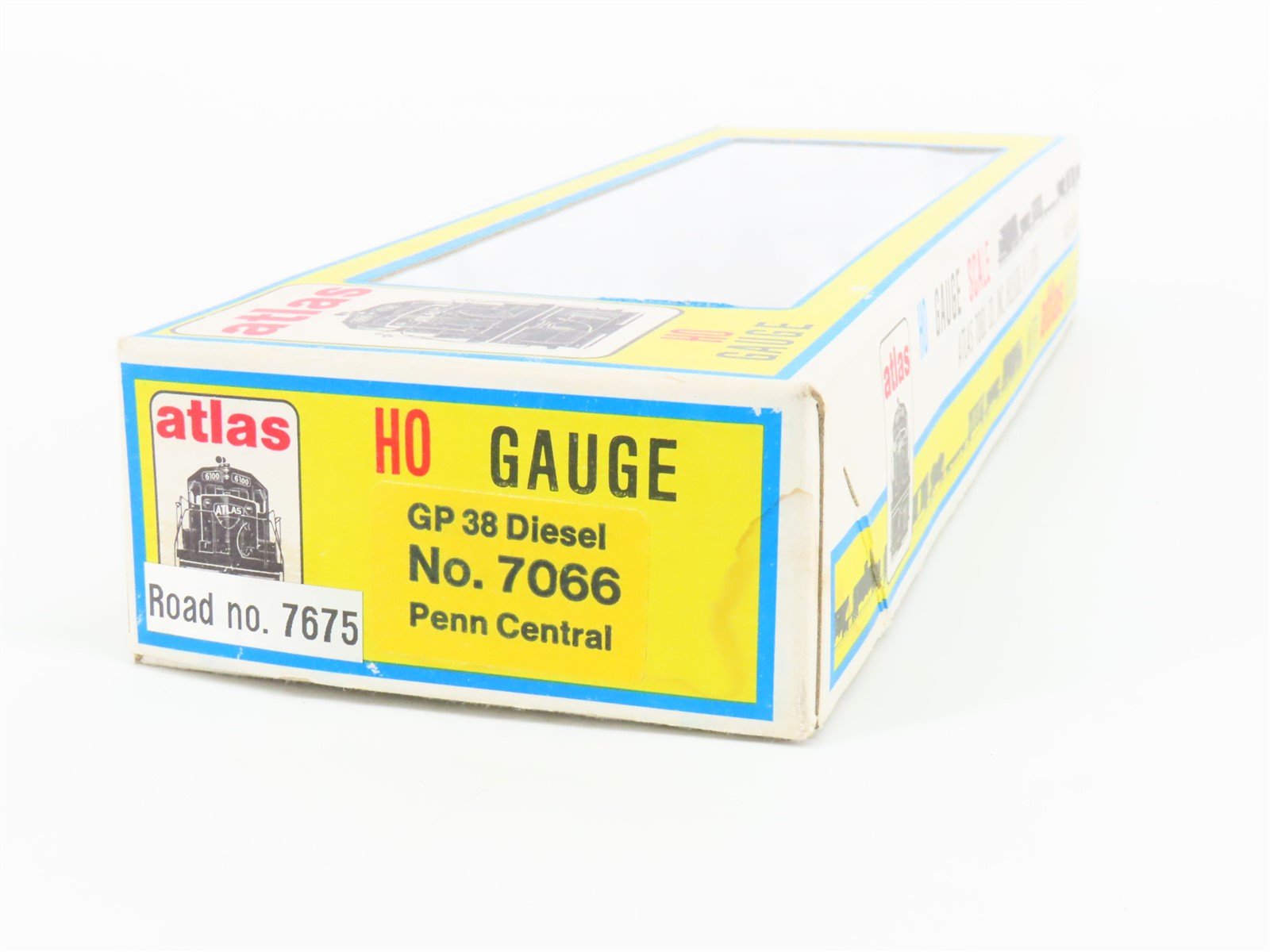 HO Scale Atlas 7066 PC Penn Central GP38 Diesel Locomotive #7675