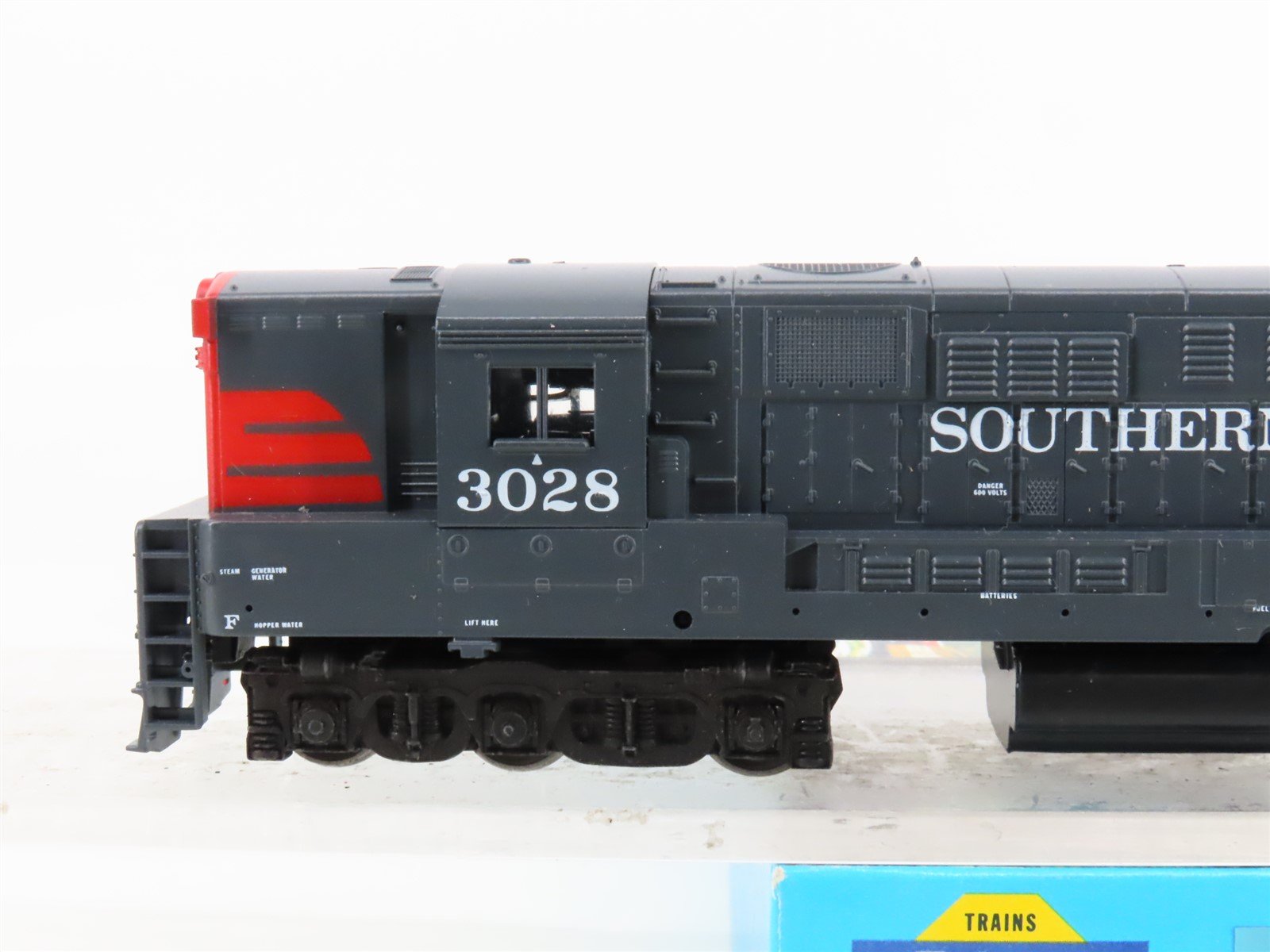 HO Scale Athearn 4307 SP Southern Pacific H24-66 Diesel Locomotive #3028