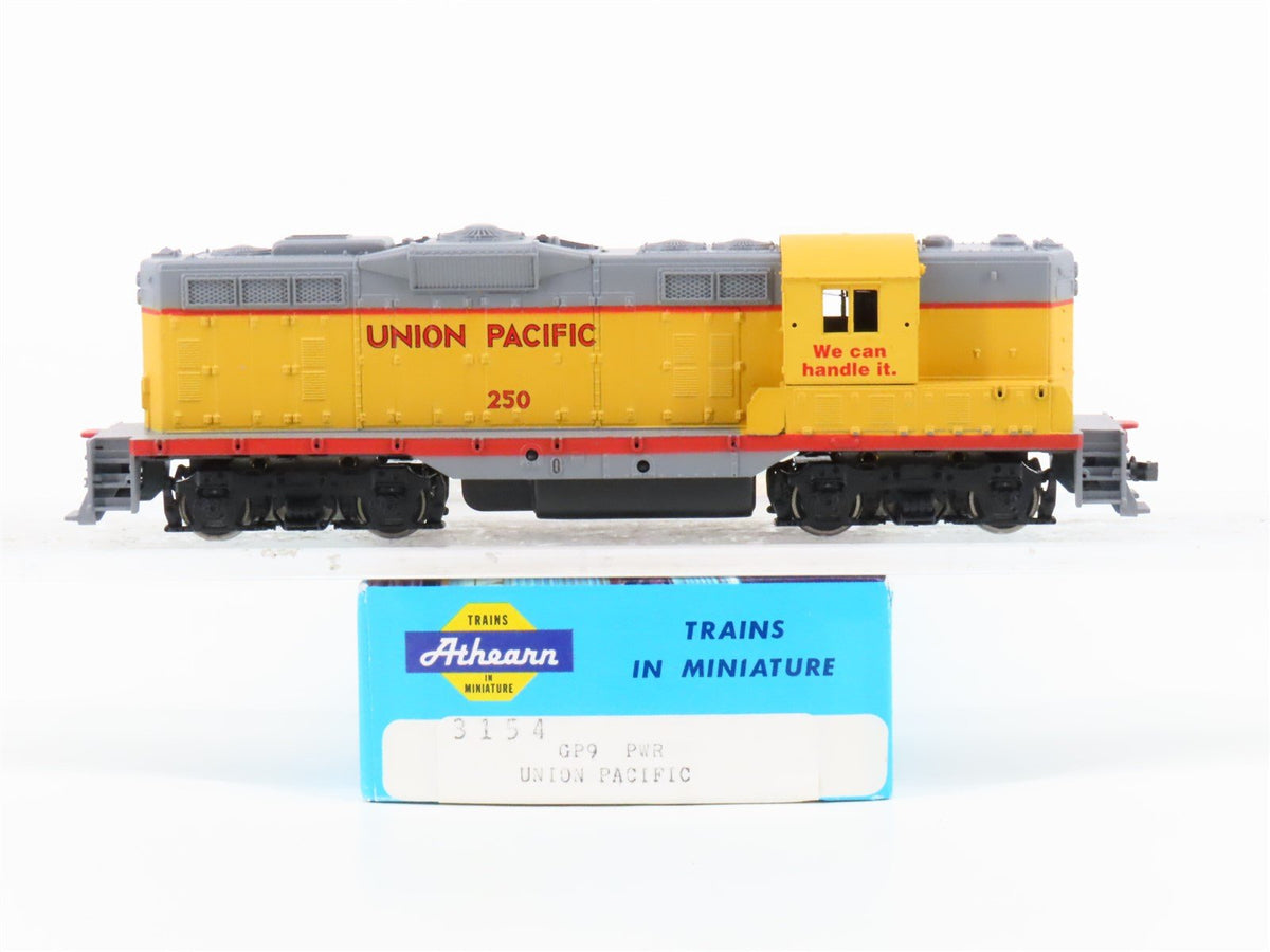 HO Scale Athearn 3154 UP Union Pacific GP9 Diesel Locomotive #250