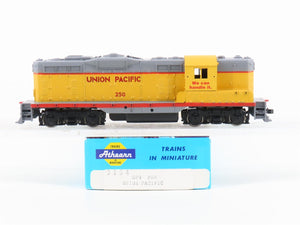 HO Scale Athearn 3154 UP Union Pacific GP9 Diesel Locomotive #250