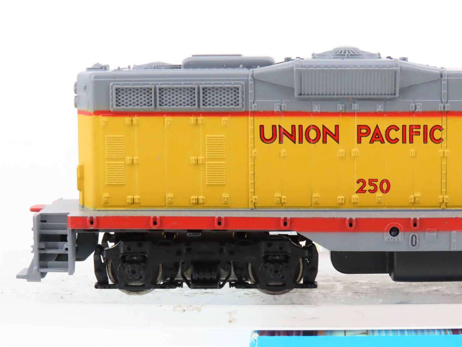HO Scale Athearn 3154 UP Union Pacific GP9 Diesel Locomotive #250