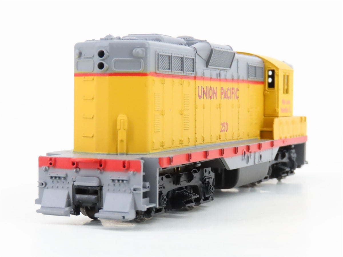 HO Scale Athearn 3154 UP Union Pacific GP9 Diesel Locomotive #250