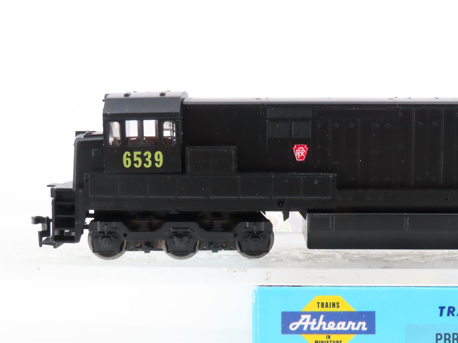 HO Scale Athearn 3463 PRR Pennsylvania U30C Diesel Locomotive #6539