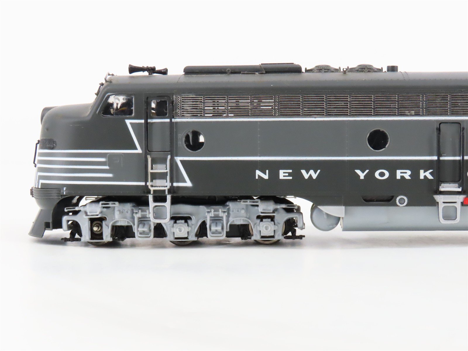 HO Scale Proto 2000 NYC New York Central E8/9A Diesel Locomotive #4044