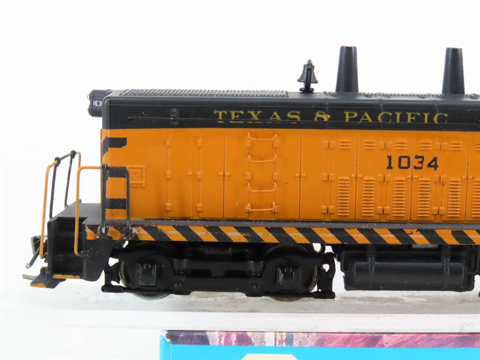 HO Scale Athearn T&P Texas & Pacific SW1500 Diesel Locomotive #1034 CUSTOM