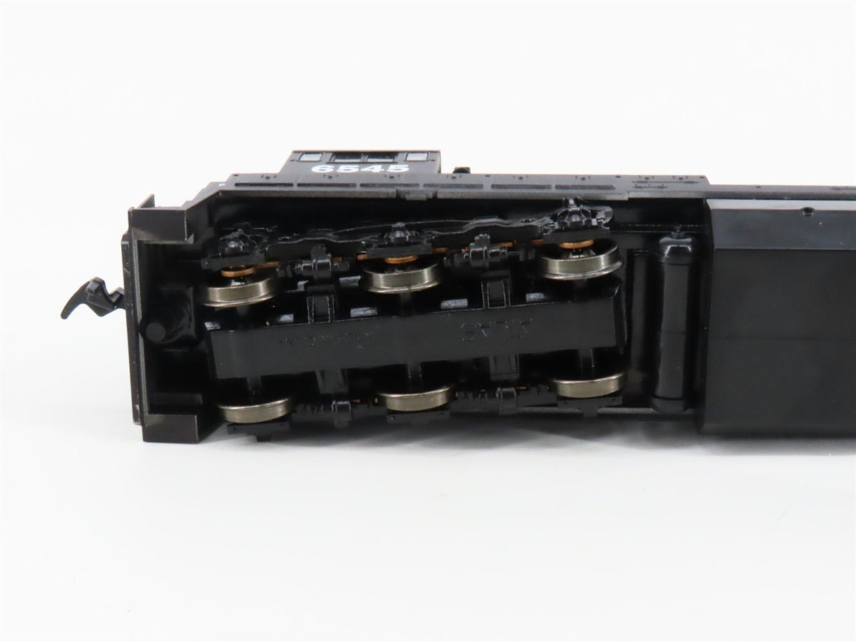 HO Scale Atlas PC Penn Central U33C Diesel Locomotive #6545