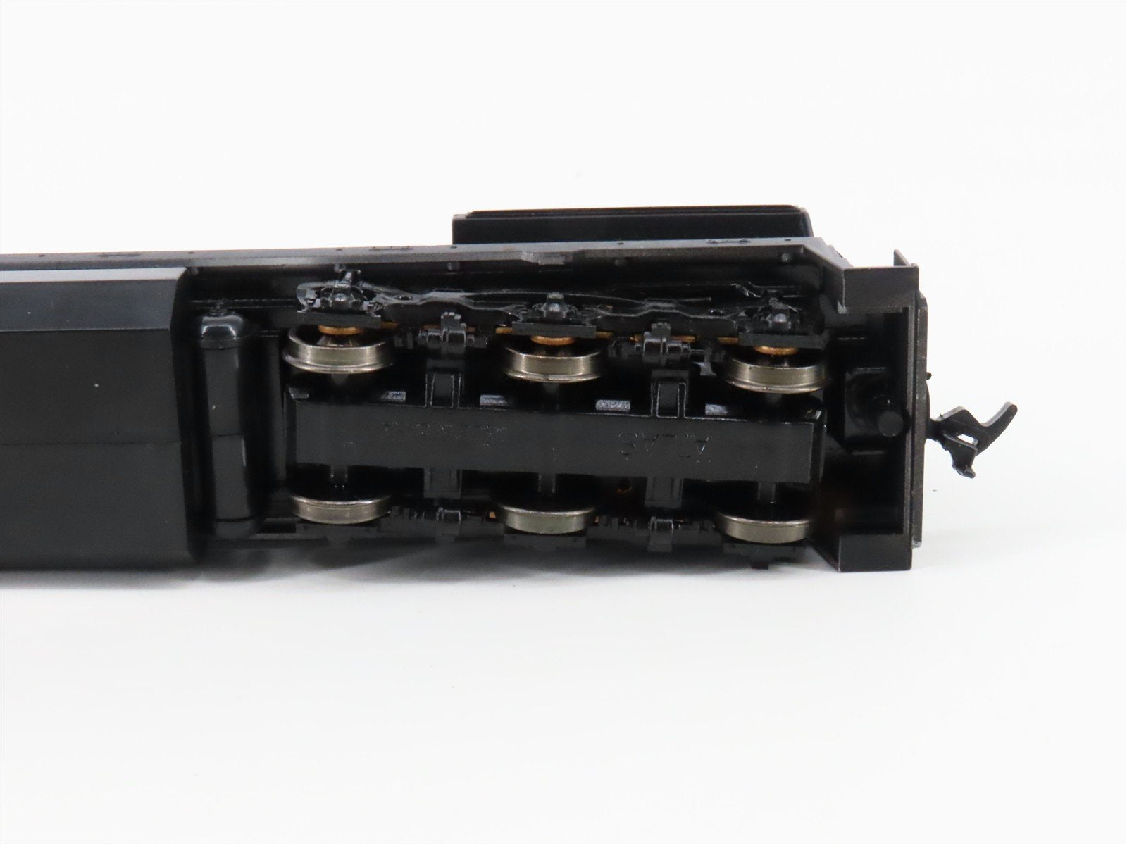 HO Scale Atlas PC Penn Central U33C Diesel Locomotive #6545