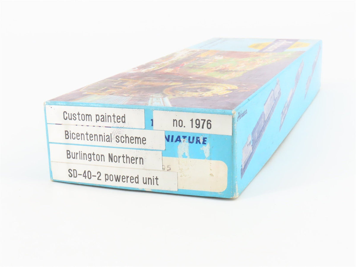 HO Scale Athearn BN Burlington Northern Bicentennial SD40-2 Diesel Loco #1976