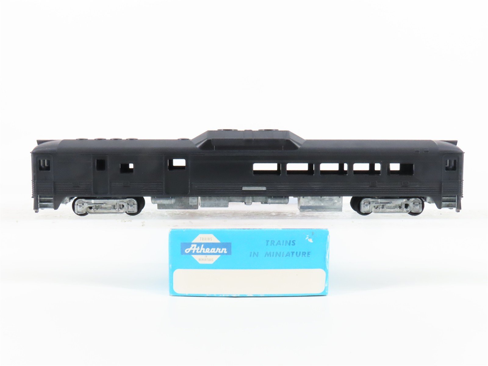 HO Scale Athearn Unlettered RDC Diesel Railcar UNPOWERED