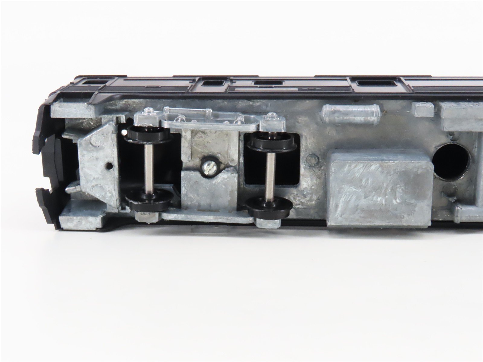 HO Scale Athearn Unlettered RDC Diesel Railcar UNPOWERED