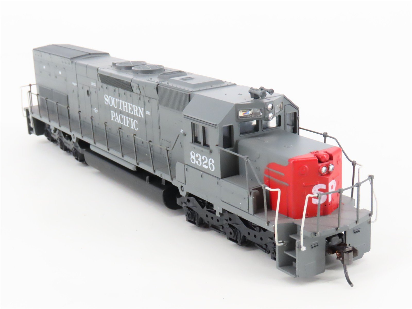 HO Scale Athearn SP Southern Pacific Bloody Nose SD40T-2 Diesel #8326 Unpowered