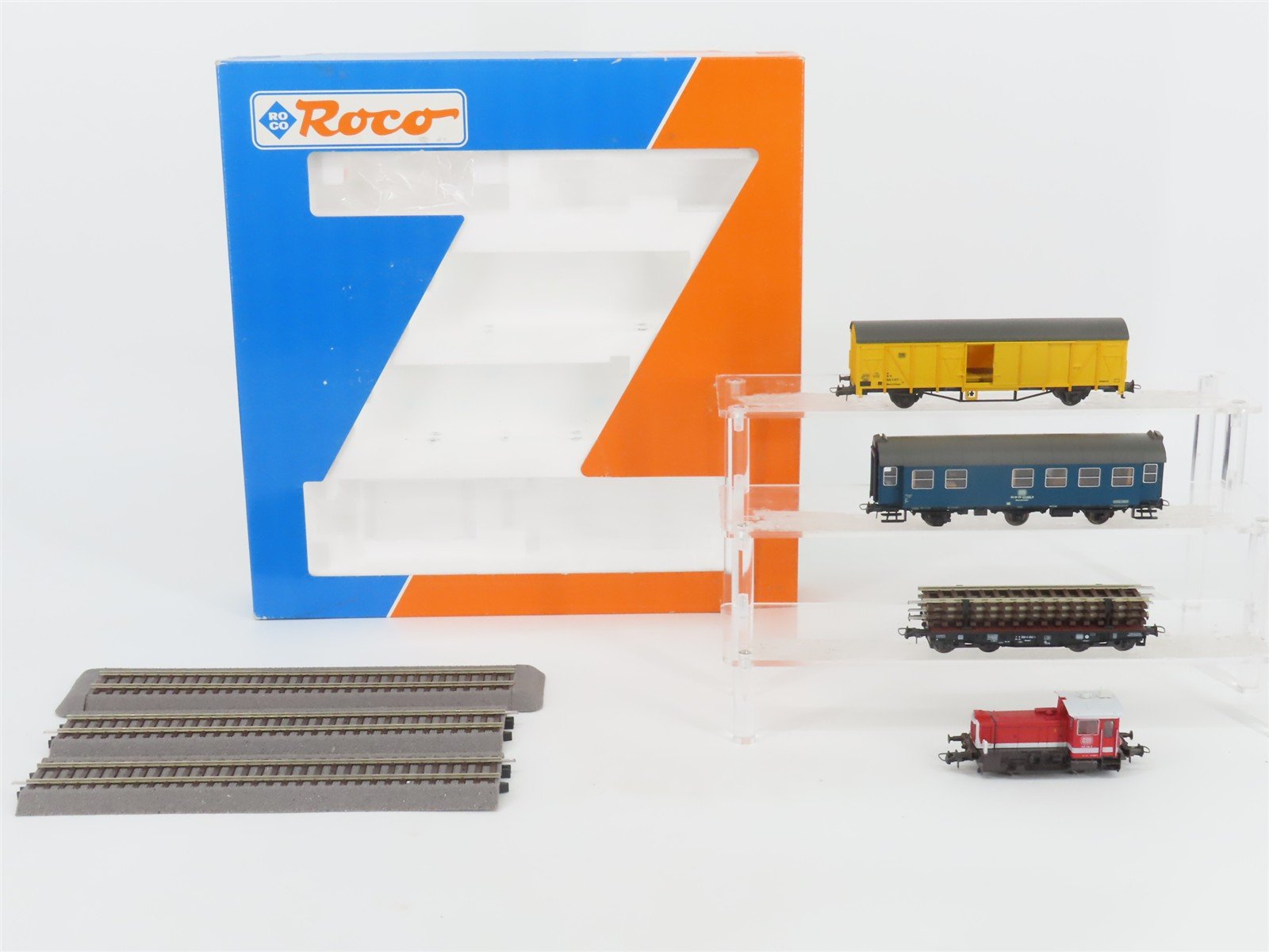 HO Scale Roco 41081 DB Deutsche Bahn Class 333 Diesel Loco w/3 Cars & Track