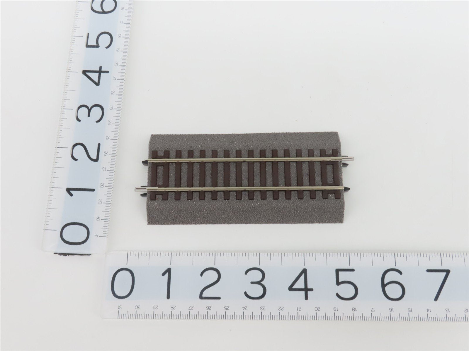 HO Scale Roco 41081 DB Deutsche Bahn Class 333 Diesel Loco w/3 Cars & Track