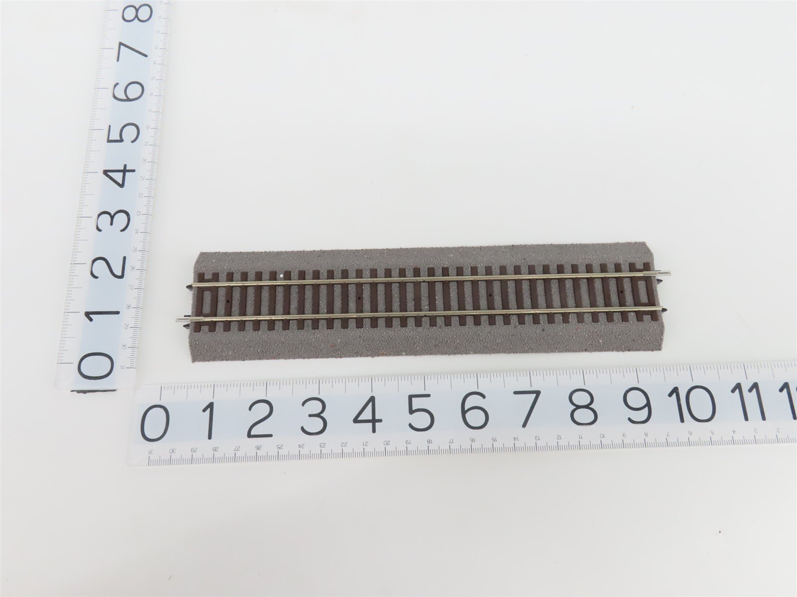 HO Scale Roco 41081 DB Deutsche Bahn Class 333 Diesel Loco w/3 Cars & Track