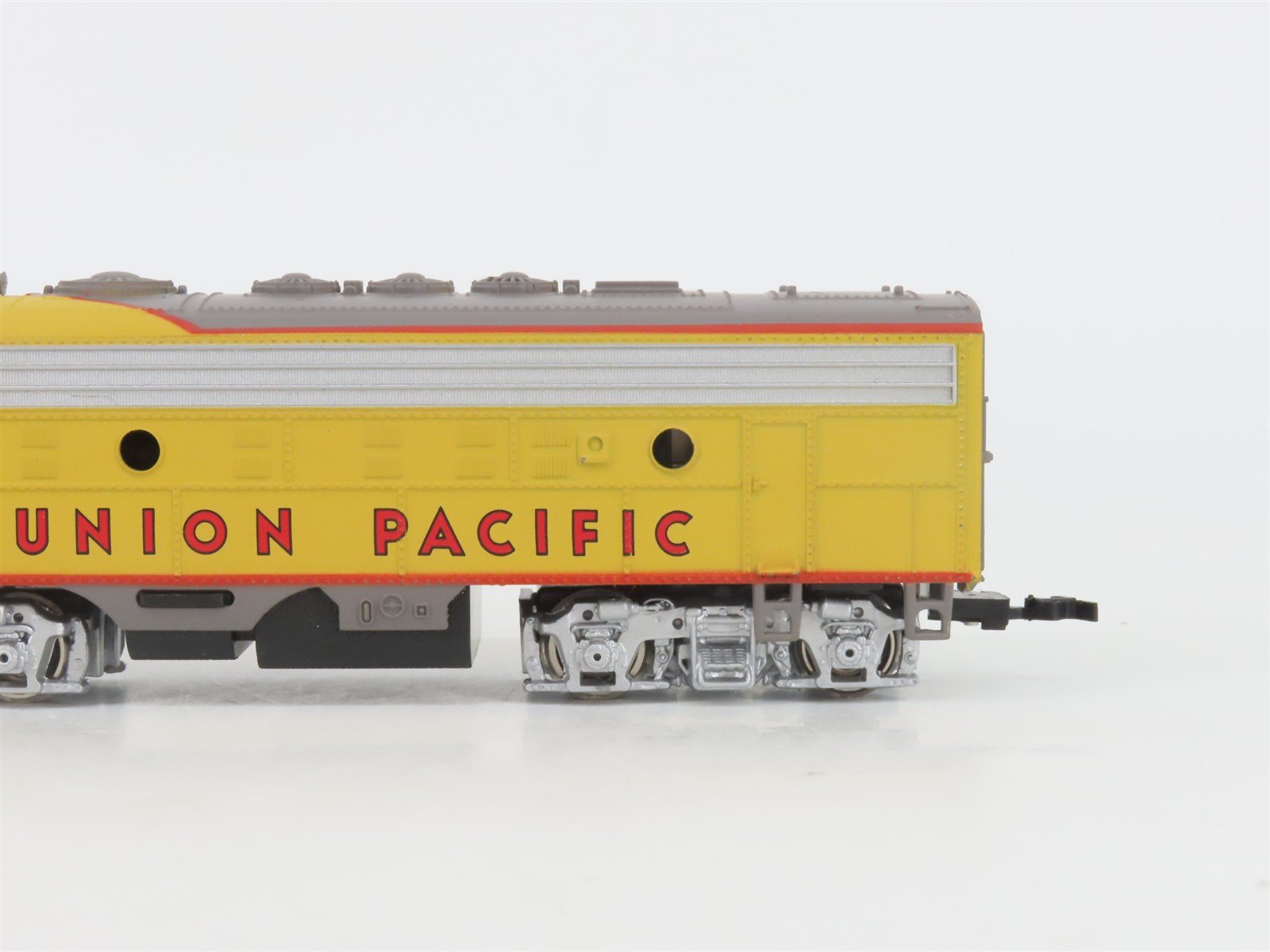 HO Scale Bachmann 61600 UP Union Pacific F9A Diesel Loco #1468 w/Caboose